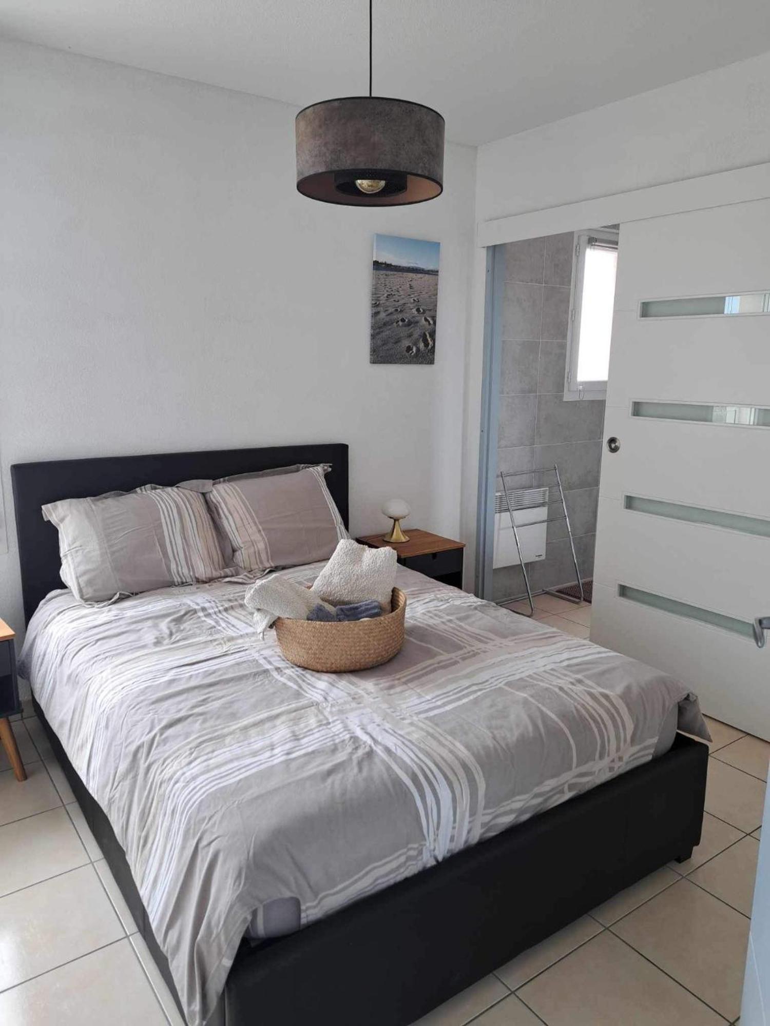 Logement Entier, Calme, Hyper Equipe Saint-Laurent-de-la-Salanque Exterior photo